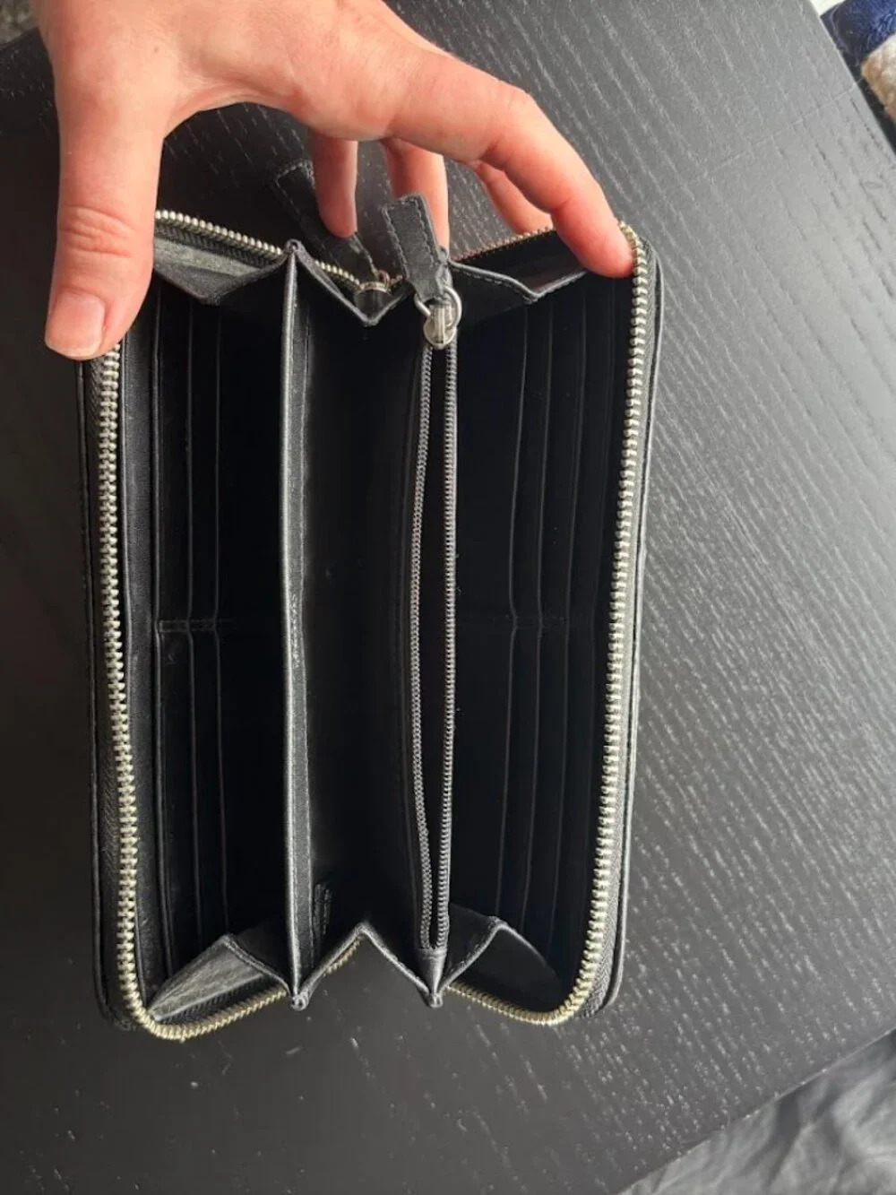 Coach Essential Slim Accordion Zip Wallet
